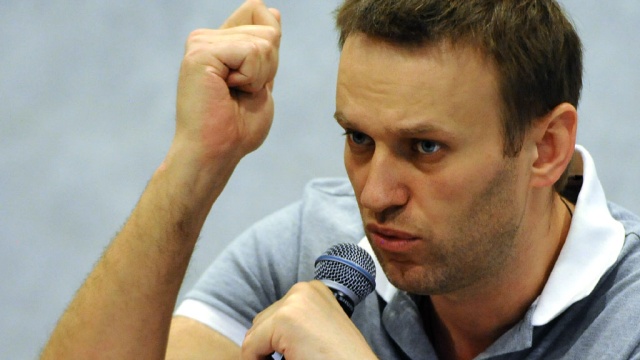 Навальный не явился на допрос по делу 