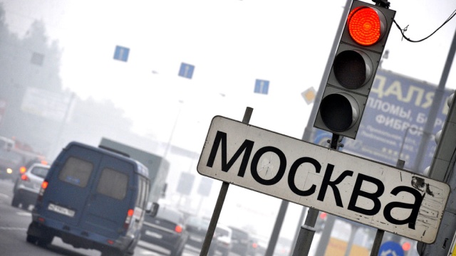 В Москве на шести перекрестках разрешат поворот 