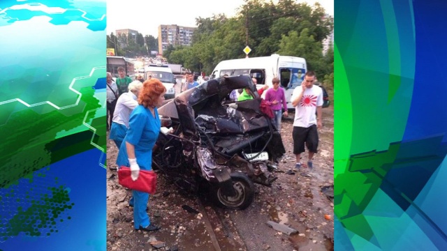 Фура протаранила 12 автомобилей в Саратове, ранены 22 человека