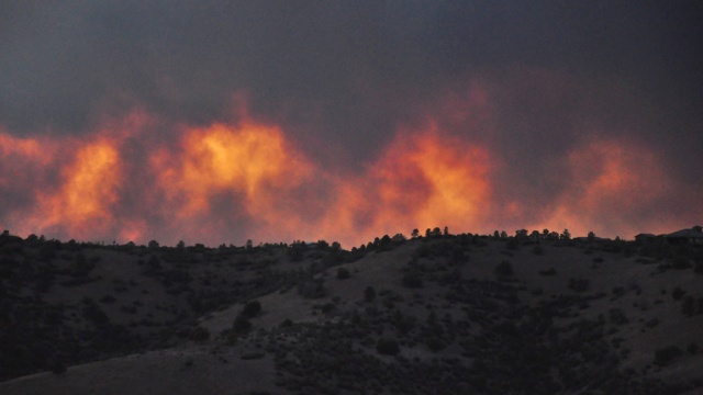 25 пожарных погибли в горящих лесах Аризоны