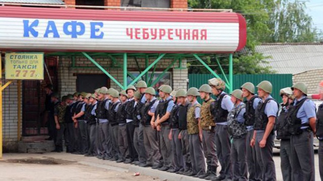 Жители Пугачёва вновь собрались в центре города