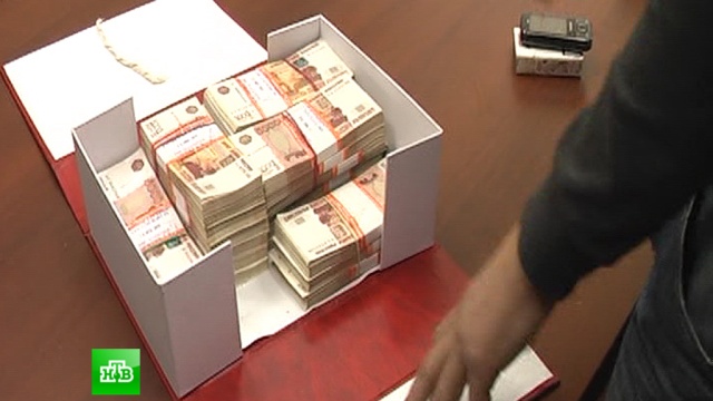 В Петербурге следователь во время обыска украл 11 миллионов рублей