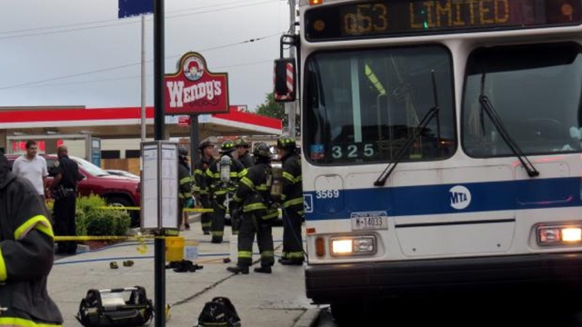 Пассажир автобуса в Нью-Йорке облил двух детей кислотой