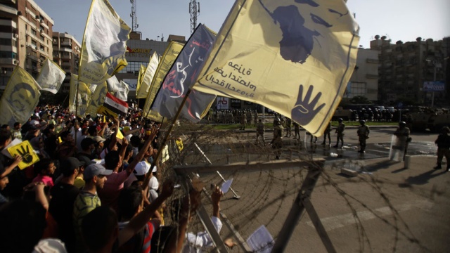 Египет захлестнула новая война беспорядков, пострадали 140 человек