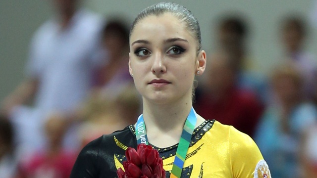 Мустафина стала чемпионкой мира в соревнованиях на бревне