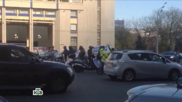 Задержанных после акции на Садовом мотоциклистов отпустили из полиции 