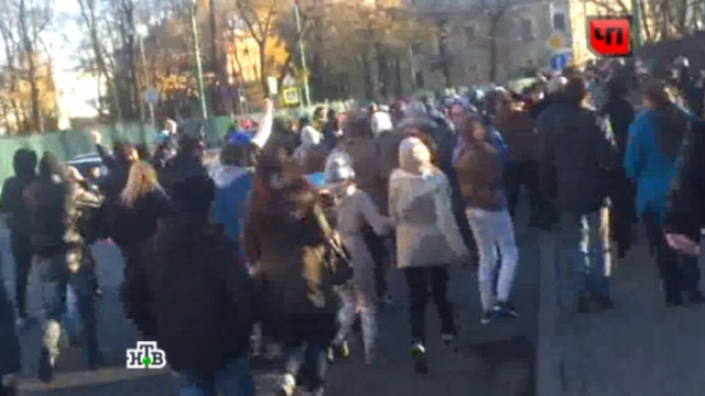 Беспорядки после митинга националистов в Питере сняли на видео