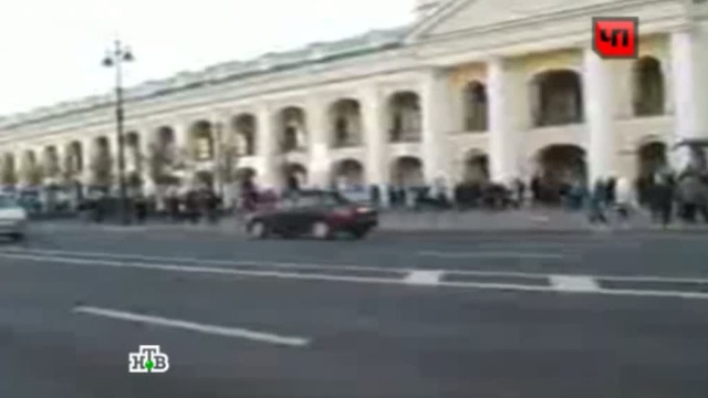 В Петербурге националисты штурмовали рынок с кавказцами: видео