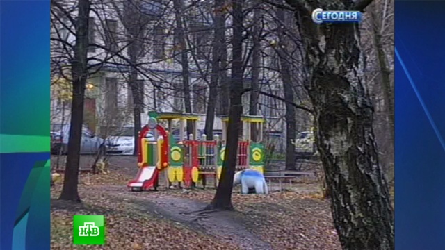 Переселиться из хрущёвок жителям Полюстрова мешают старые тополя и детская площадка