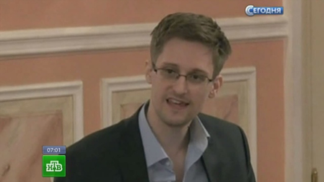 Американский беглец Сноуден нашел работу в России