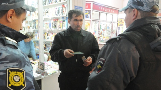Единороссы хотят сделать преступников-мигрантов в РФ безработными