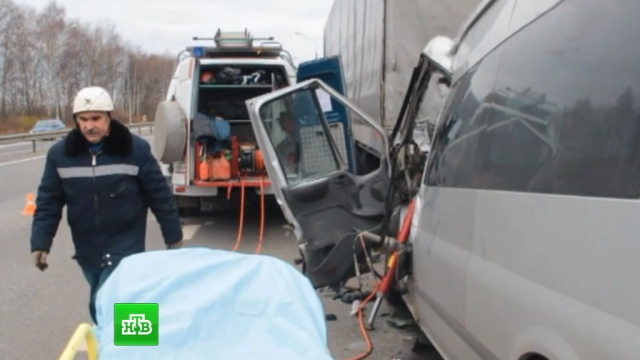 Два грузовика и микроавтобус попали в смертельное ДТП в Татарстане