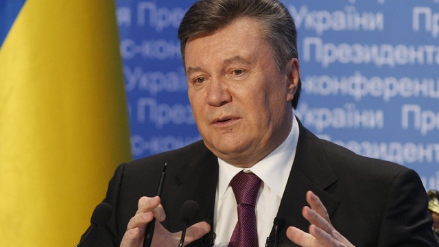 Янукович об интеграции с ЕС: нас принимают и наклоняют