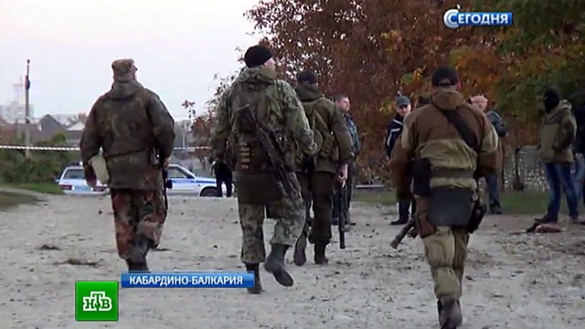 Силовики заблокировали до утра трех боевиков в частном доме Кабардино-Балкарии