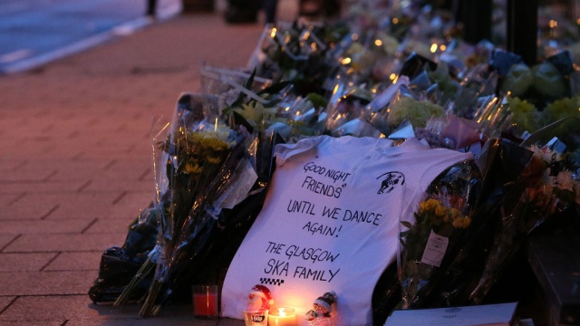Число жертв крушения полицейского вертолета в Глазго составило десять человек