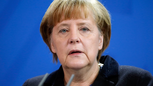 Меркель попросила не ставить Украину перед выбором: Россия или ЕС
