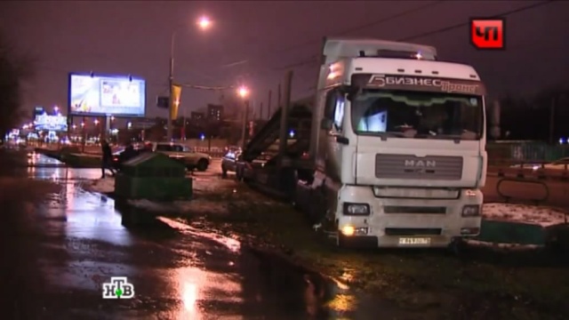 Пьяный на BMW врезался в автовоз на Дмитровском шоссе