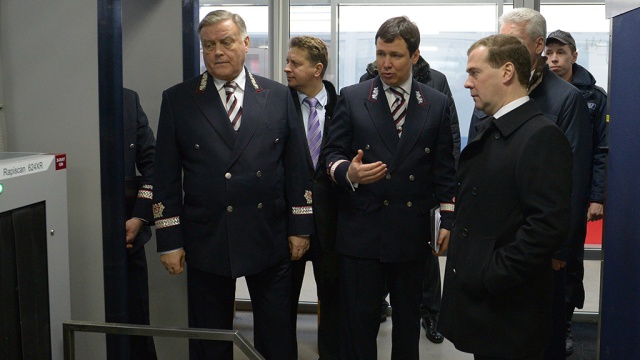 Медведев поручил возобновить программу безопасности на транспорте