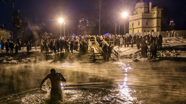 Крещение в Москве отпраздновали почти 300 тысяч человек