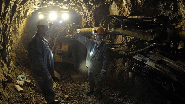 После ЧП в Кузбассе из шахт вывели более 1000 горняков