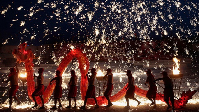 Китайцы встретили Новый год по лунному календарю 