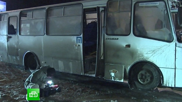 Пенсионерка выпала из салона  автобуса в Саратове