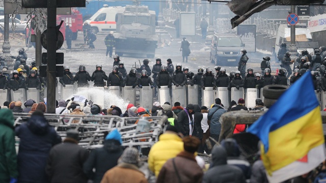 Спикер Рады: Янукович грозил роспуском парламента