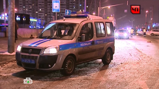Грузовик перевернулся после аварии на Ярославском шоссе в Москве