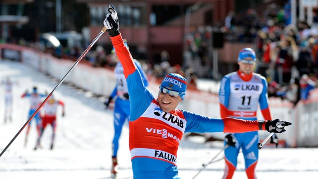 Российский лыжник Легков завоевал золото на этапе КМ в Италии