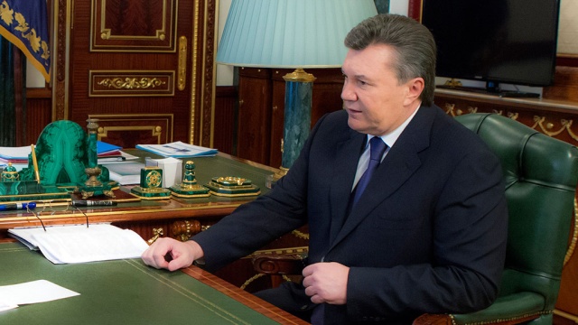 Министр обороны: подавляющее большинство военных поддерживает Януковича