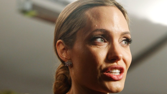 Анджелина Джоли стремительно худеет благодаря семечкам