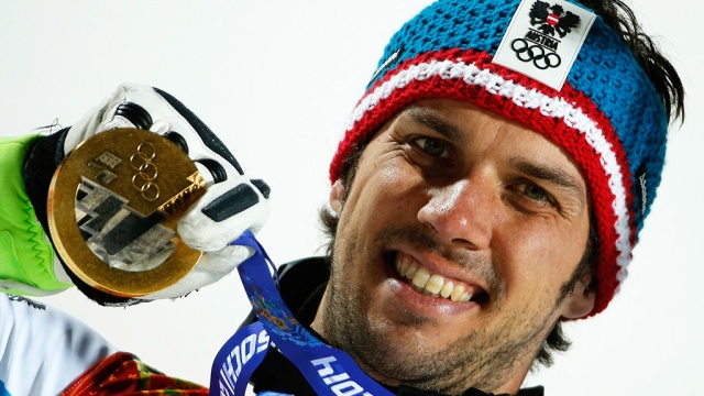 Австрийские горнолыжники взяли золото и серебро Игр в мужском слаломе