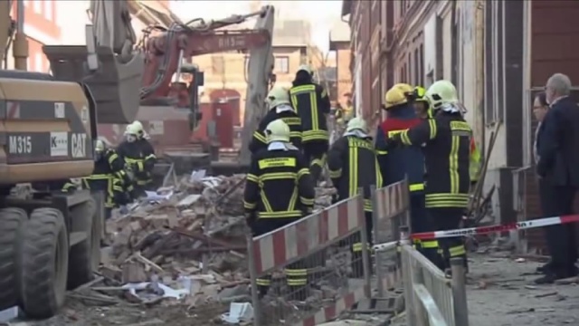 В Германии из-под руин жилого дома достали трех погибших