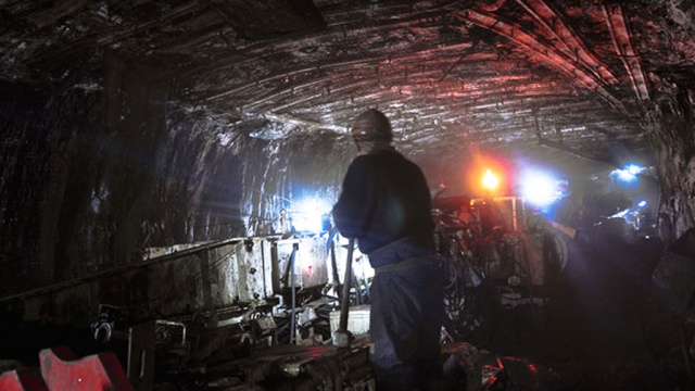 Два горняка стали жертвами обрушения на шахте в Кузбассе