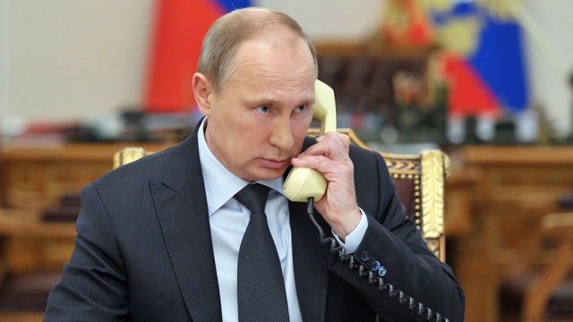 Путин и Обама обсудили по телефону крымский референдум