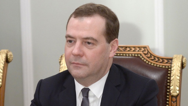 Медведев призвал отпустить сотрудников ведомств и госкомпаний на отдых в Крым