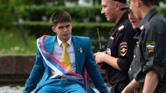 В Москве более 4 тысяч полицейских будут охранять школьников на 