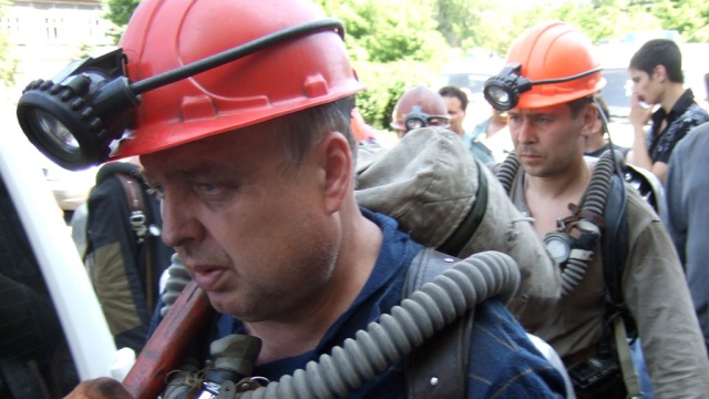 В Донецке горняки двух шахт вышли на забастовку после силовой операции