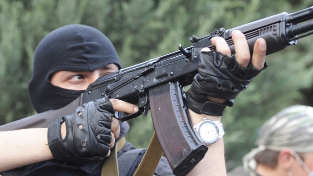 В Луганске в воинской части идет бой: потери есть с обеих сторон