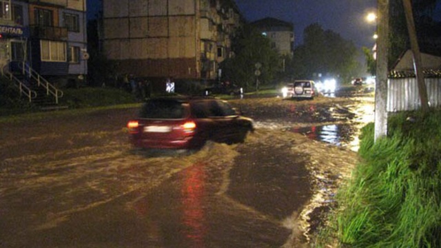 Паводки подтопили сотни домов на Алтае и в Республике Алтай