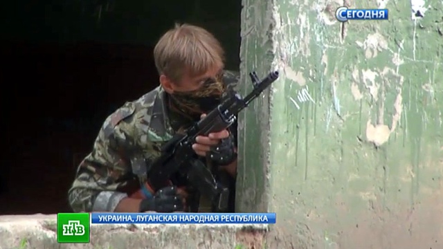 Многочасовой штурм луганской погранчасти: счет раненых идет на десятки 