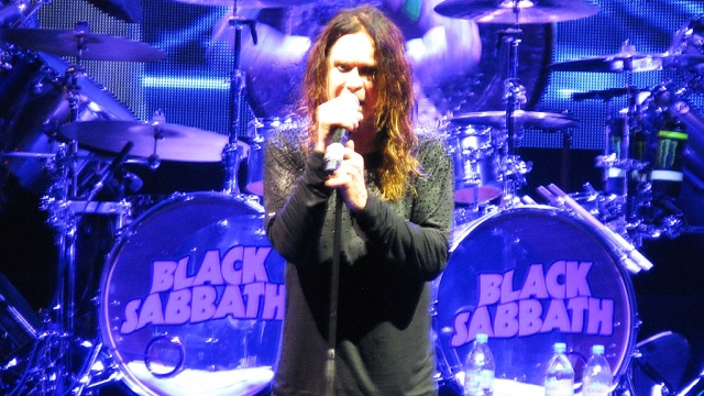 Black Sabbath подарила петербуржцам хард-рок, а Оззи облил фанатов водой