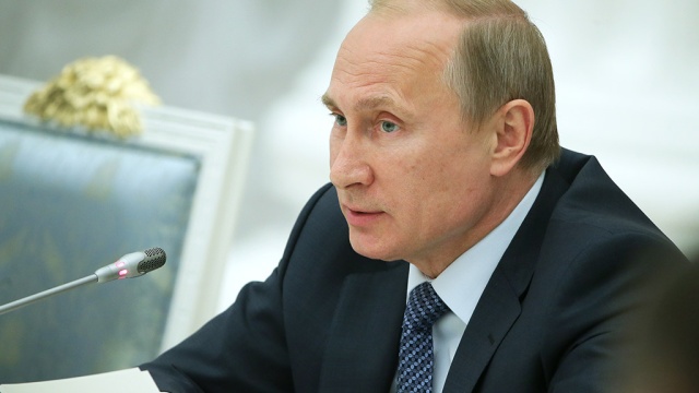 Путин подписал закон, вводящий уголовную ответственность за сокрытие двойного гражданства