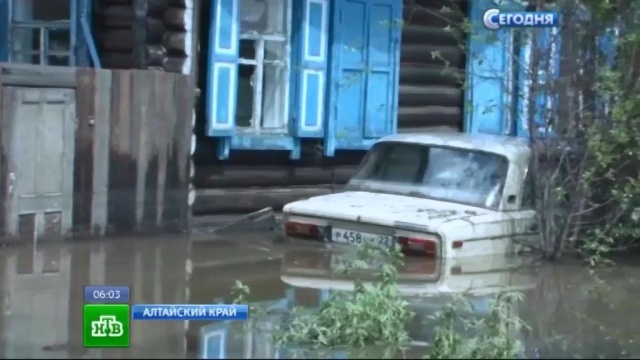 Спасатели приводят в порядок затопленные села Алтайского края