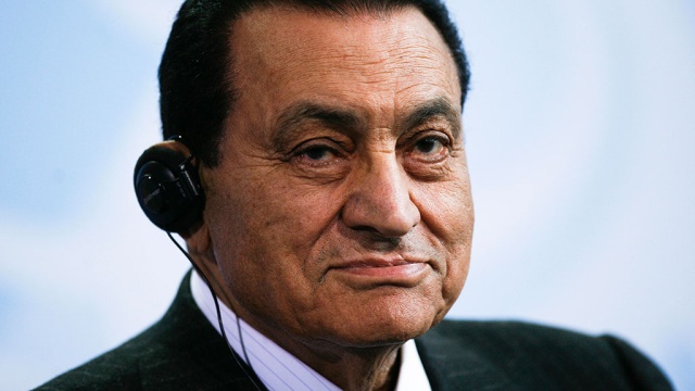 Экс-президент Египта Мубарак получил тяжелую травму по дороге в ванную