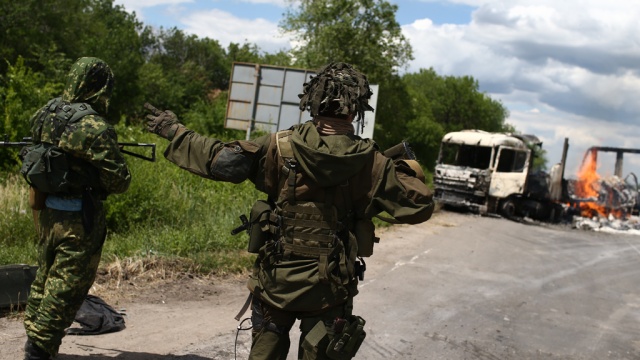 На границе с Россией ополченцы разгромили колонну бронетехники силовиков