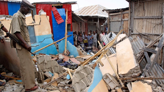 Мощный взрыв прогремел у президентского дворца в Сомали