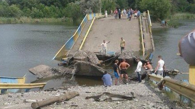 В Донецкой области взорван автомобильный мост 