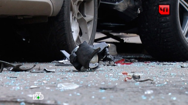 Столкновение бензовоза и BMW на уральской трассе погубило семью 