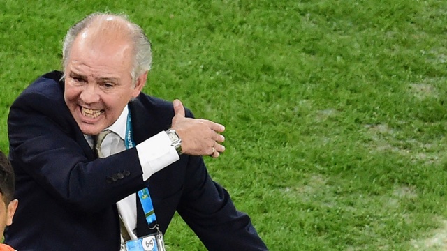 Федерация футбола Аргентины подтвердила отставку тренера сборной Сабельи